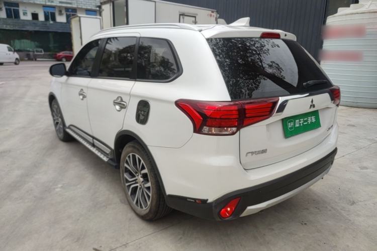 Used Mitsubishi Outlander 2018 2.0L Two-Wheel Drive Glory Edition 5 Seats Exterior 2