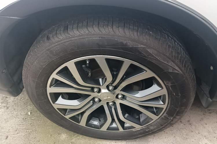 Used Mitsubishi Outlander 2018 2.0L Two-Wheel-Drive Jiale Edition 7-Seater Exterior 3
