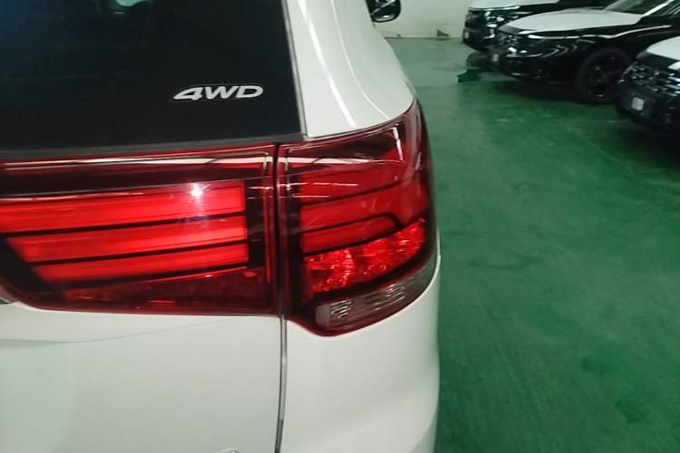 Used Mitsubishi Outlander 2018 2.4L 4x4 Elite Edition 5 Seats Exterior 3