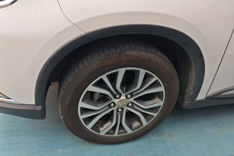 Used Mitsubishi Outlander 2018 2.0L Two-Wheel Drive Glory Edition 5 Seats Exterior 4