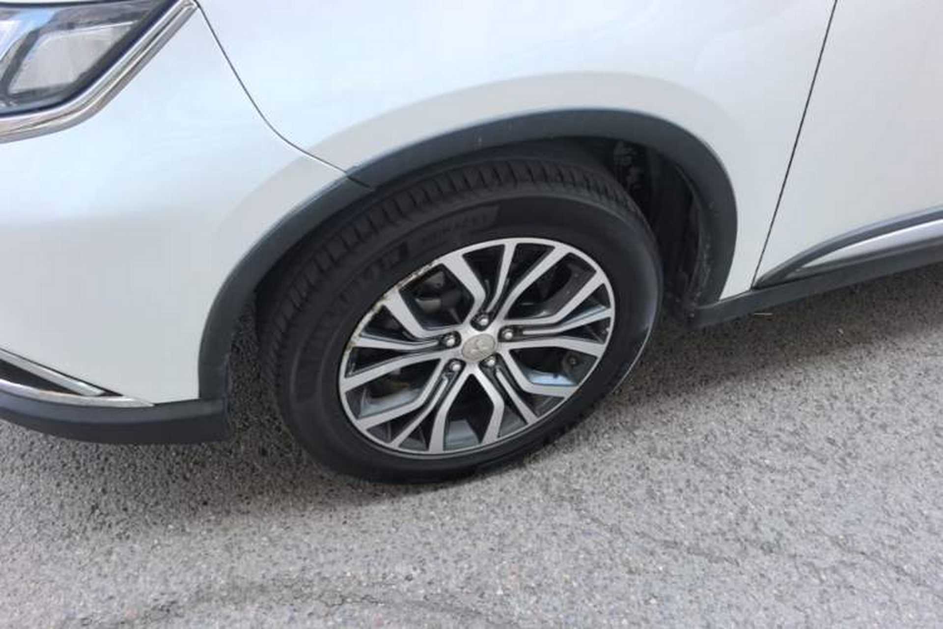 Used Mitsubishi Outlander 2018 2.0L Two-Wheel-Drive Jiale Edition 7-Seater Exterior 4