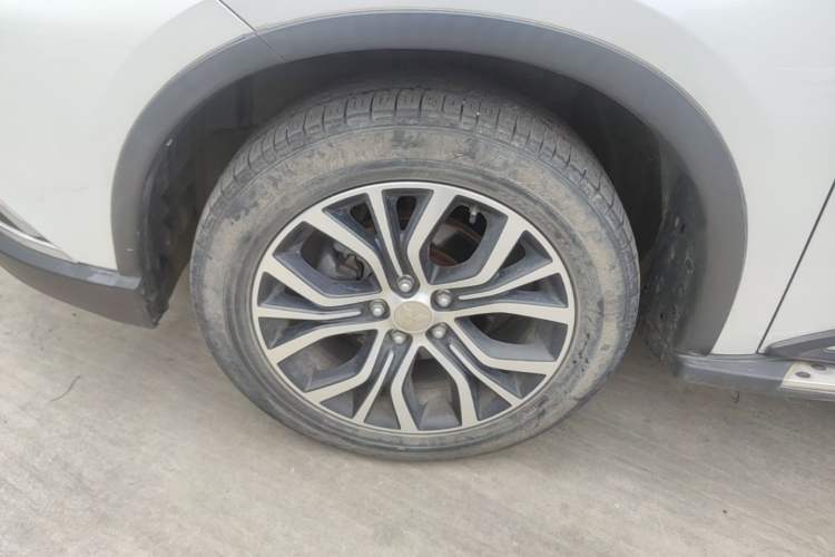 Used Mitsubishi Outlander 2018 2.0L Two-Wheel Drive Glory Edition 5 Seats Exterior 4
