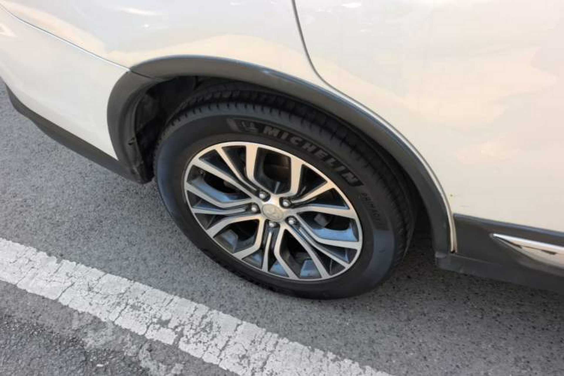 Used Mitsubishi Outlander 2018 2.0L Two-Wheel-Drive Jiale Edition 7-Seater Exterior 5