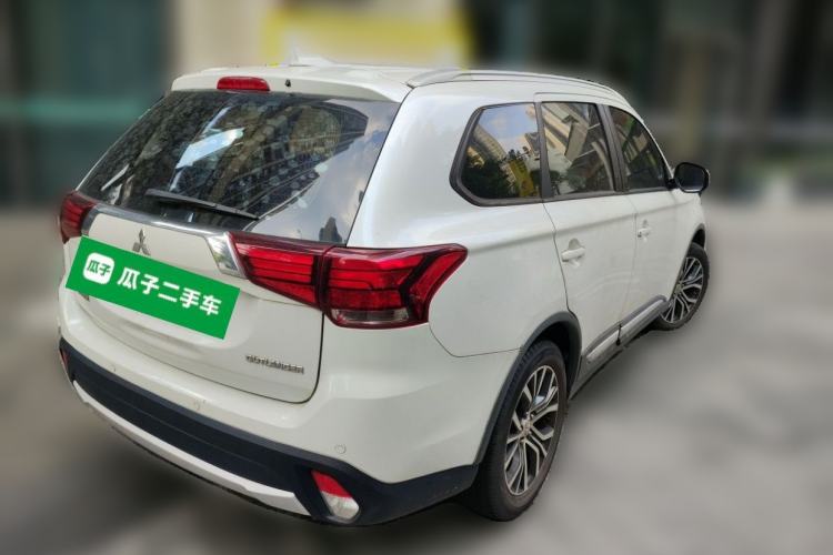 Used Mitsubishi Outlander 2018 2.0L Two-Wheel Drive Glory Edition 5 Seats Exterior 5