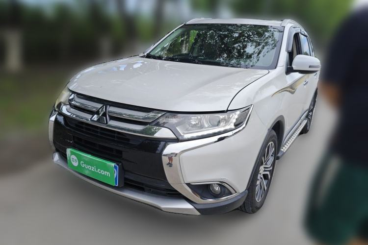 Used Mitsubishi Outlander 2018 2.0L Two-Wheel Drive Glory Edition 5 Seats Guazi used car, China used car export, Used car for sale, Used  cars, Cheapest cars for sale