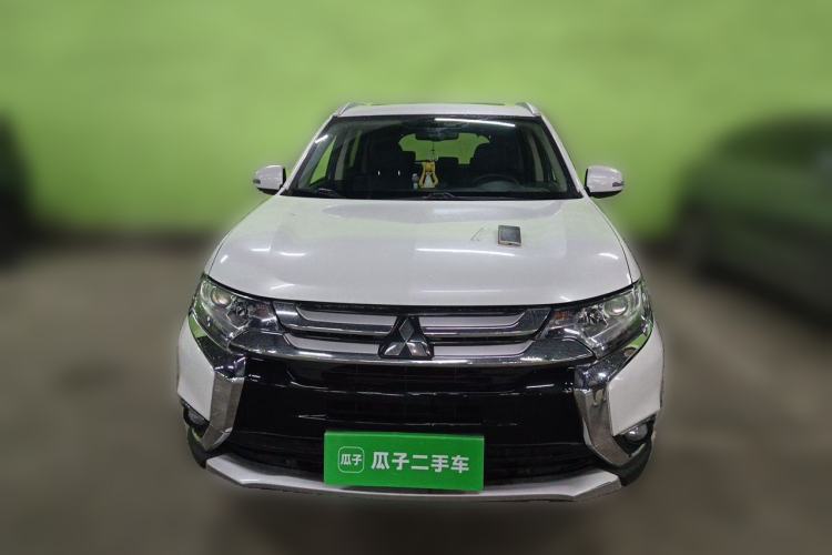 Used Mitsubishi Outlander 2018 2.0L Two-Wheel Drive Glory Edition 5 Seats Front