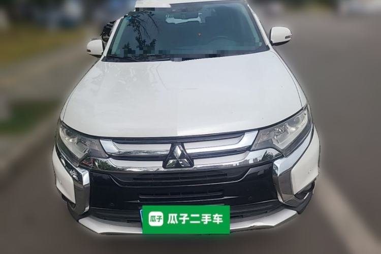 Used Mitsubishi Outlander 2018 2.0L Two-Wheel Drive Glory Edition 5 Seats Front