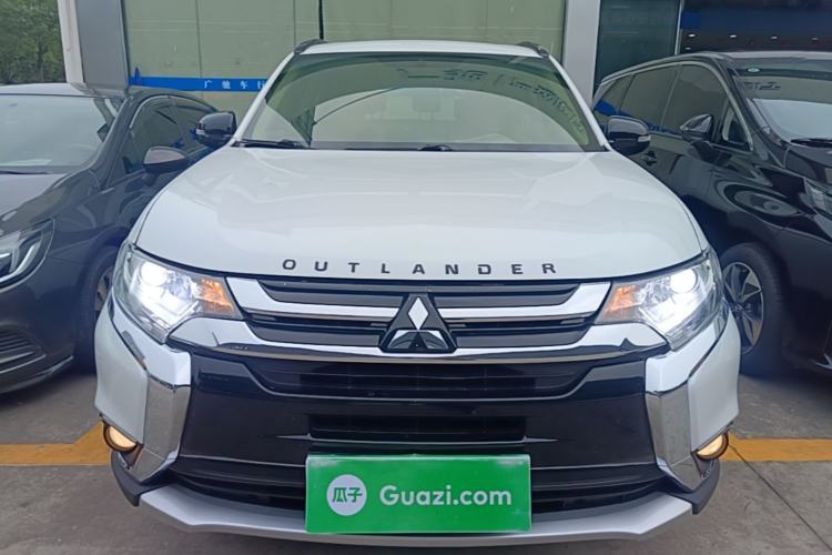 Used Mitsubishi Outlander 2018 2.0L Two-Wheel Drive Glory Edition 5 Seats Front