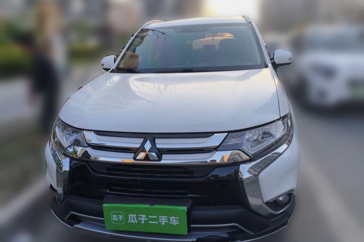 Used Mitsubishi Outlander 2018 2.4L 4x4 Elite Edition 5 Seats Front