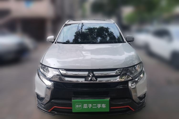 Used Mitsubishi Outlander 2018 2.0L Two-Wheel Drive Glory Edition 5 Seats Front