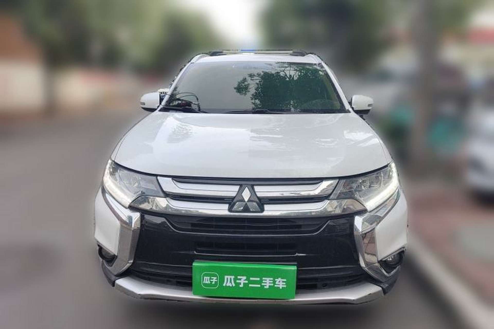 Used Mitsubishi Outlander 2018 2.4L 4x4 Luxury Edition 7-Seater Front