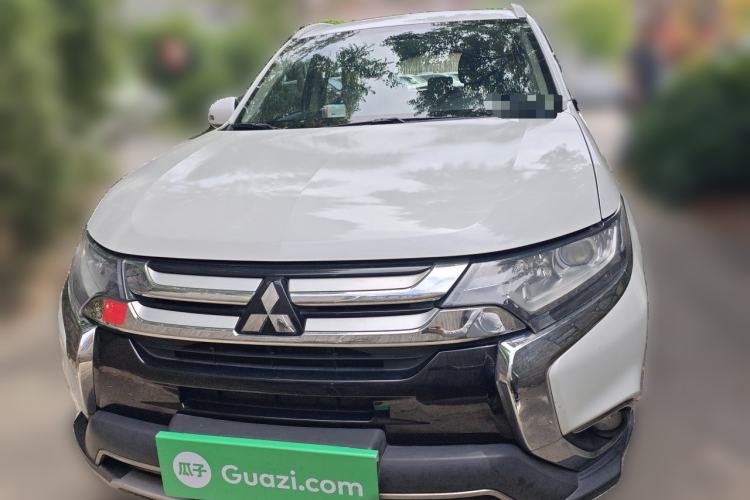 Used Mitsubishi Outlander 2018 2.0L Two-Wheel Drive Glory Edition 5 Seats Front