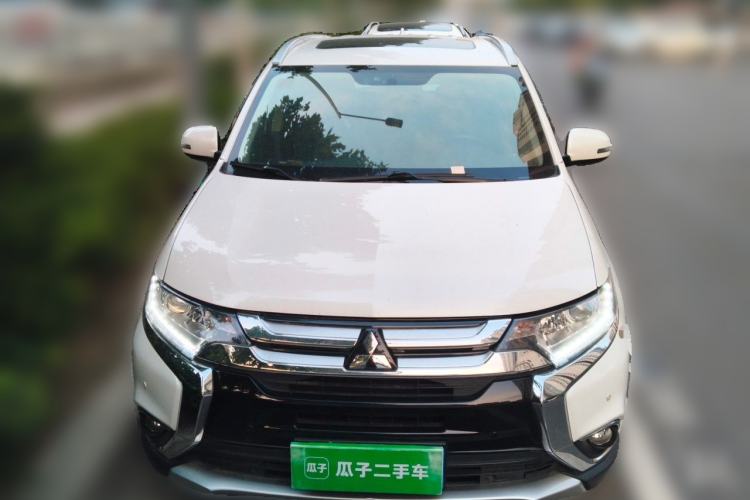 Used Mitsubishi Outlander 2018 2.0L Two-Wheel Drive Glory Edition 5 Seats Front