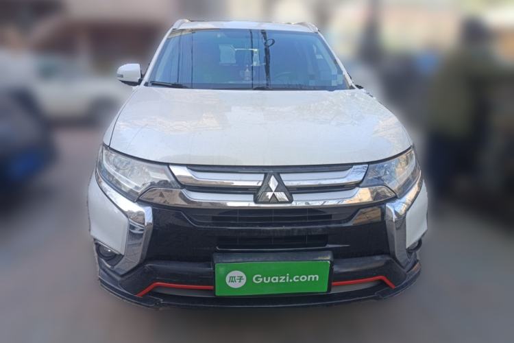Used Mitsubishi Outlander 2018 2.0L Two-Wheel Drive Glory Edition 5 Seats Front