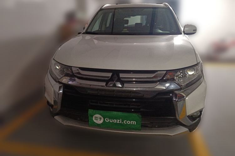 Used Mitsubishi Outlander 2018 2.0L Two-Wheel Drive Glory Edition 5 Seats Front