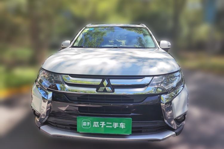 Used Mitsubishi Outlander 2018 2.0L Two-Wheel Drive Glory Edition 5 Seats Front