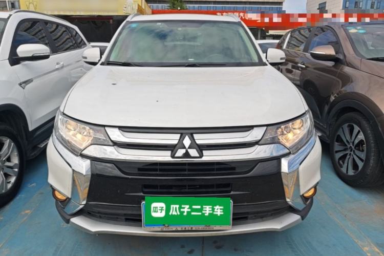 Used Mitsubishi Outlander 2018 2.0L Two-Wheel Drive Glory Edition 5 Seats Front