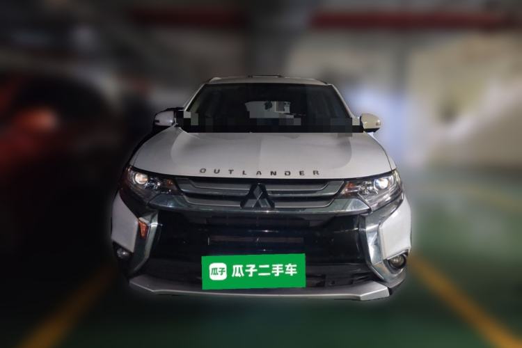 Used Mitsubishi Outlander 2018 2.0L Two-Wheel Drive Glory Edition 5 Seats Front