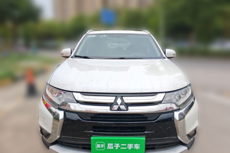 Used Mitsubishi Outlander 2018 2.0L Two-Wheel-Drive Jiale Edition 7-Seater Front