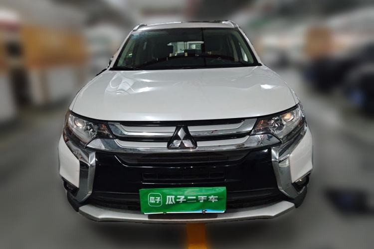 Used Mitsubishi Outlander 2018 2.0L Two-Wheel Drive Glory Edition 5 Seats Front