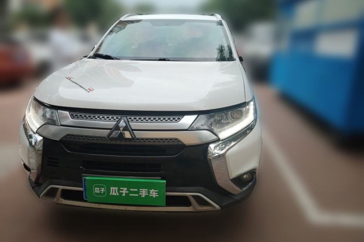 Used Mitsubishi Outlander 2018 2.0L Two-Wheel Drive Glory Edition 5 Seats Front