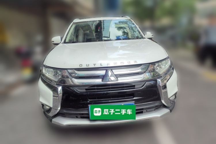 Used Mitsubishi Outlander 2018 2.0L Two-Wheel-Drive Jiale Edition 7-Seater Front