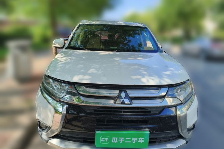 Used Mitsubishi Outlander 2018 2.4L 4x4 Elite Edition 5 Seats Front