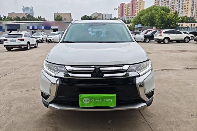 Used Mitsubishi Outlander 2018 2.0L Two-Wheel Drive Glory Edition 5 Seats Front