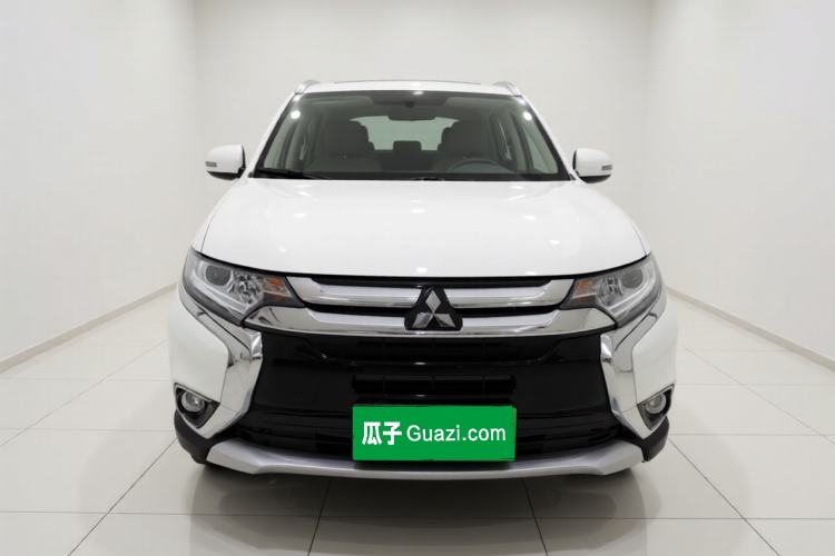 Used Mitsubishi Outlander 2018 2.0L Two-Wheel Drive Glory Edition 5 Seats Front