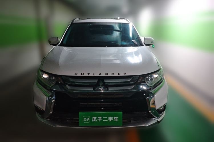 Used Mitsubishi Outlander 2018 2.0L Two-Wheel Drive Glory Edition 5 Seats Front