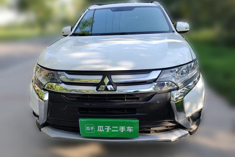 Used Mitsubishi Outlander 2018 2.4L 4x4 Elite Edition 5 Seats Front