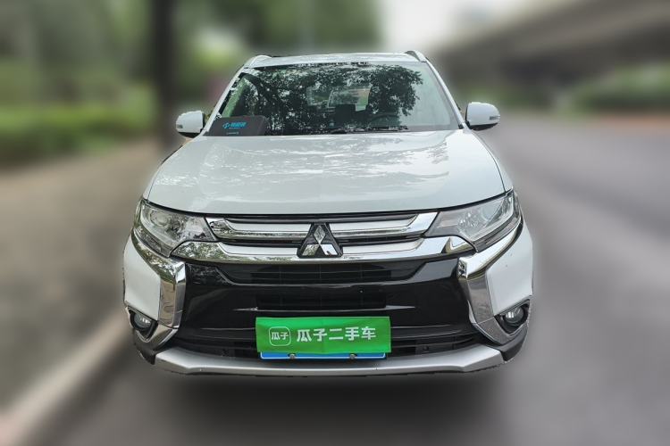 Used Mitsubishi Outlander 2018 2.0L Two-Wheel Drive Glory Edition 5 Seats Front