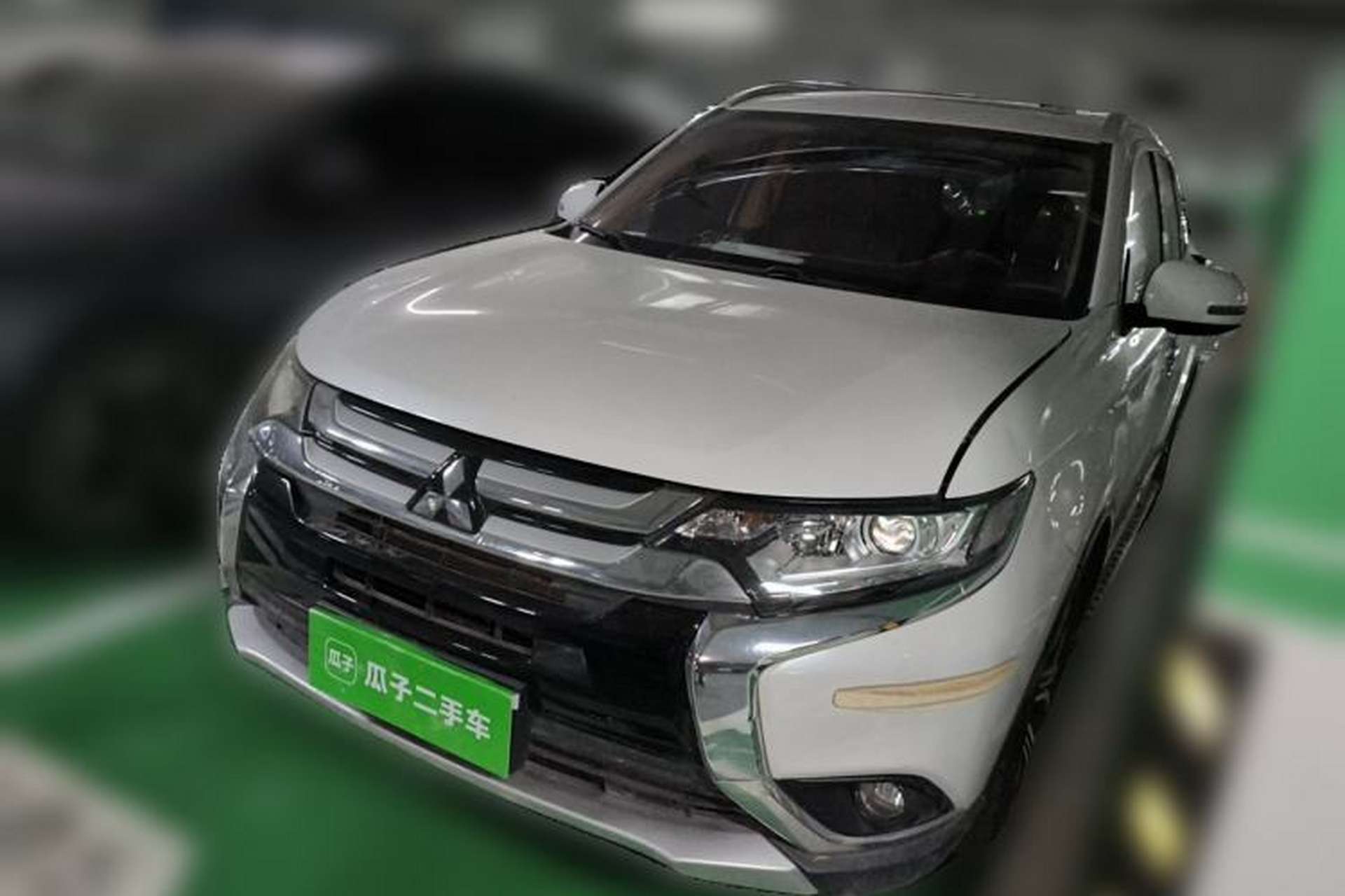 Used Mitsubishi Outlander 2018 2.0L Two-Wheel Drive Glory Edition 5 Seats Front Left 45 Deg
