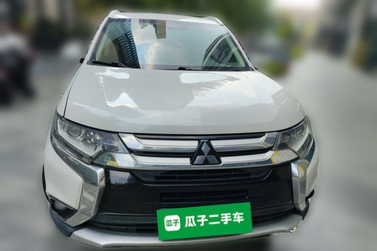 Used Mitsubishi Outlander 2018 2.0L Two-Wheel Drive Glory Edition 5 Seats Front