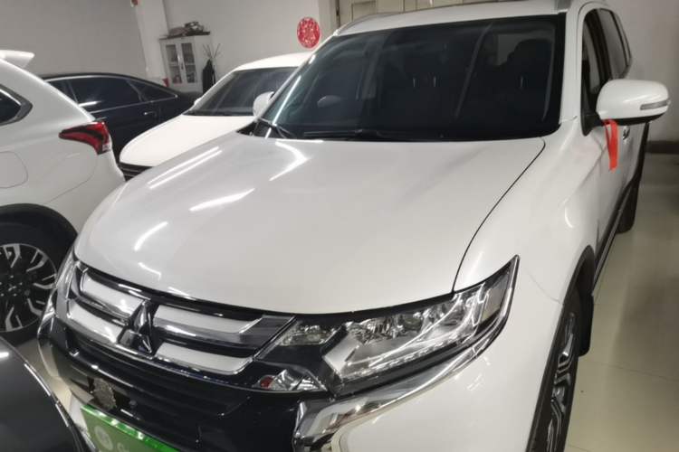Used Mitsubishi Outlander 2018 2.4L 4x4 Elite Edition 5 Seats Front