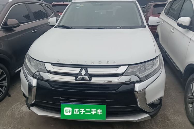 Used Mitsubishi Outlander 2018 2.0L Two-Wheel-Drive Jiale Edition 7-Seater Front