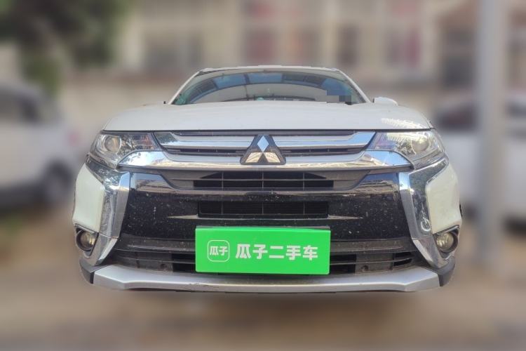 Used Mitsubishi Outlander 2018 2.0L Two-Wheel-Drive Jiale Edition 7-Seater Front