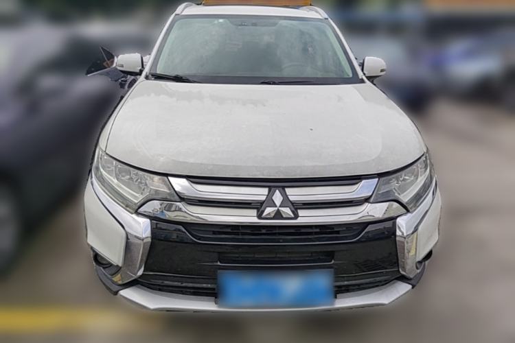Used Mitsubishi Outlander 2018 2.4L 4x4 Elite Edition 5 Seats Front