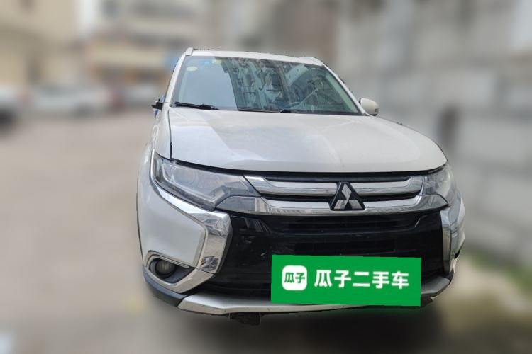 Used Mitsubishi Outlander 2018 2.0L Two-Wheel Drive Glory Edition 5 Seats Front
