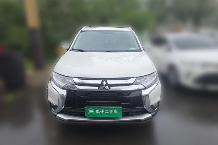 Used Mitsubishi Outlander 2018 2.0L Two-Wheel Drive Glory Edition 5 Seats Front