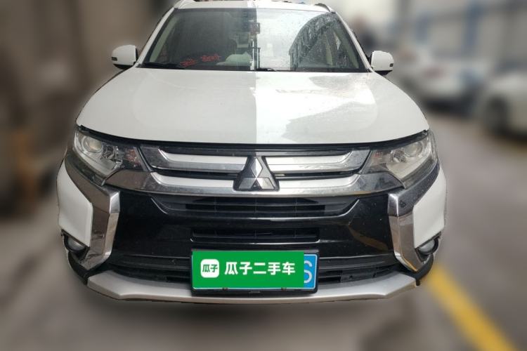 Used Mitsubishi Outlander 2018 2.0L Two-Wheel Drive Glory Edition 5 Seats Front