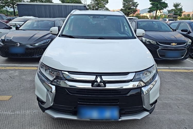 Used Mitsubishi Outlander 2018 2.4L 4x4 Elite Edition 5 Seats Front