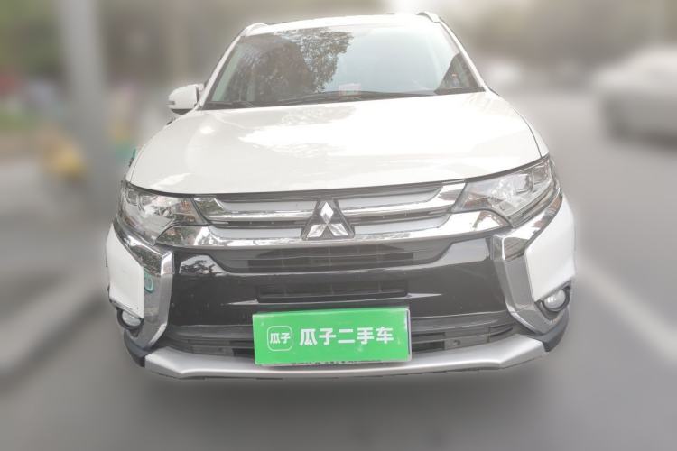 Used Mitsubishi Outlander 2018 2.4L 4x4 Elite Edition 5 Seats Front