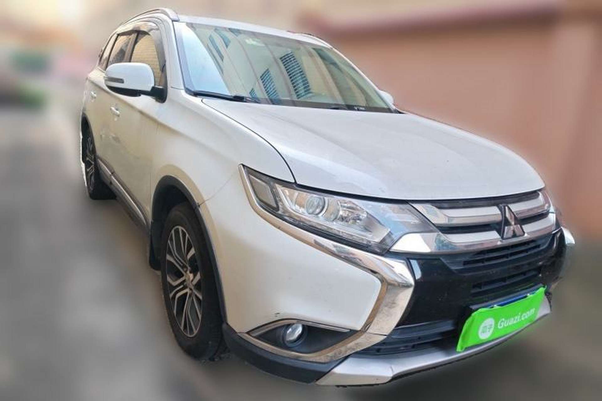Used Mitsubishi Outlander 2018 2.0L Two-Wheel Drive Glory Edition 5 Seats Front Right 45 Deg