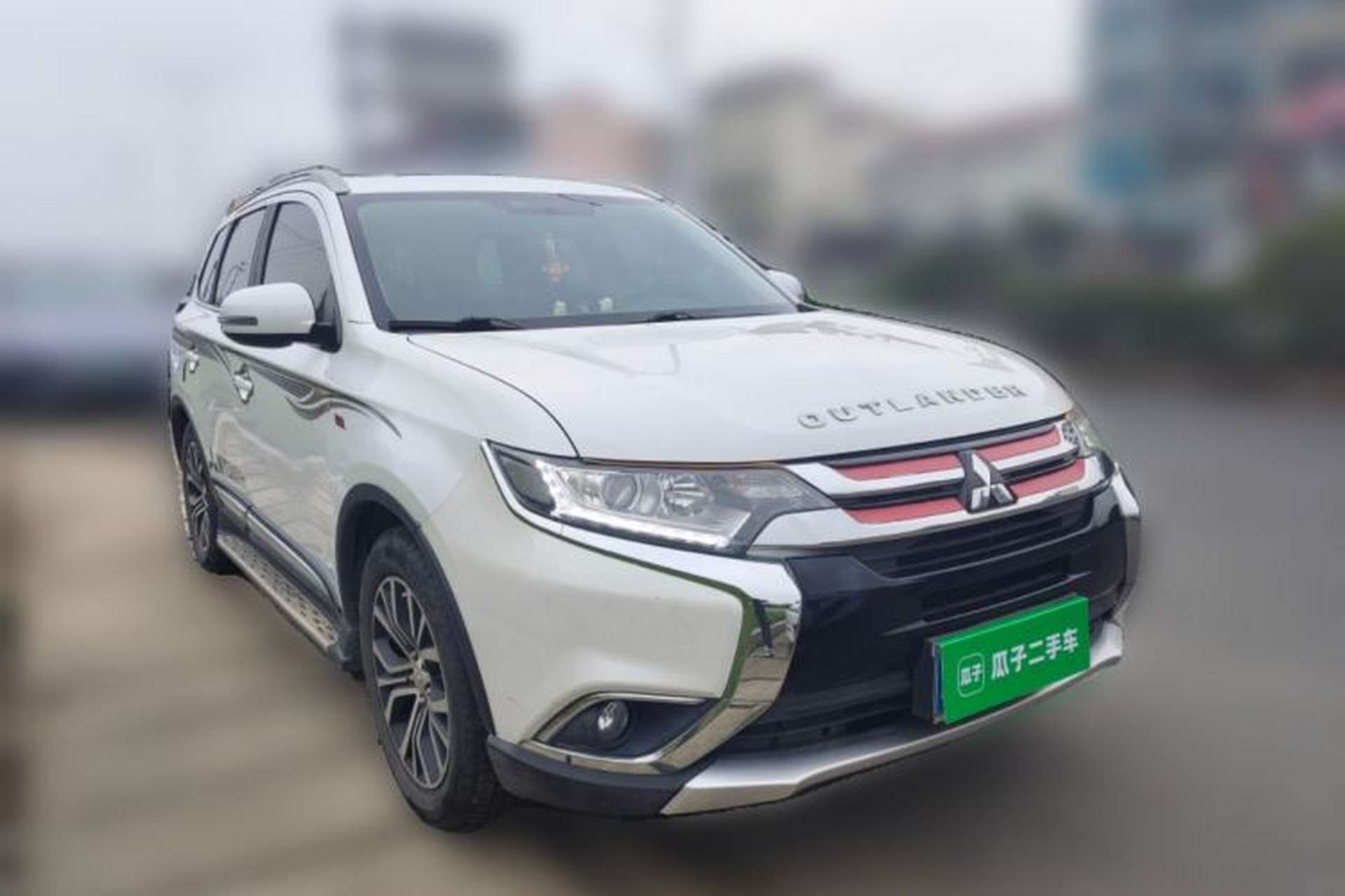 Used Mitsubishi Outlander 2018 2.0L Two-Wheel-Drive Jiale Edition 7-Seater Front Right 45 Deg