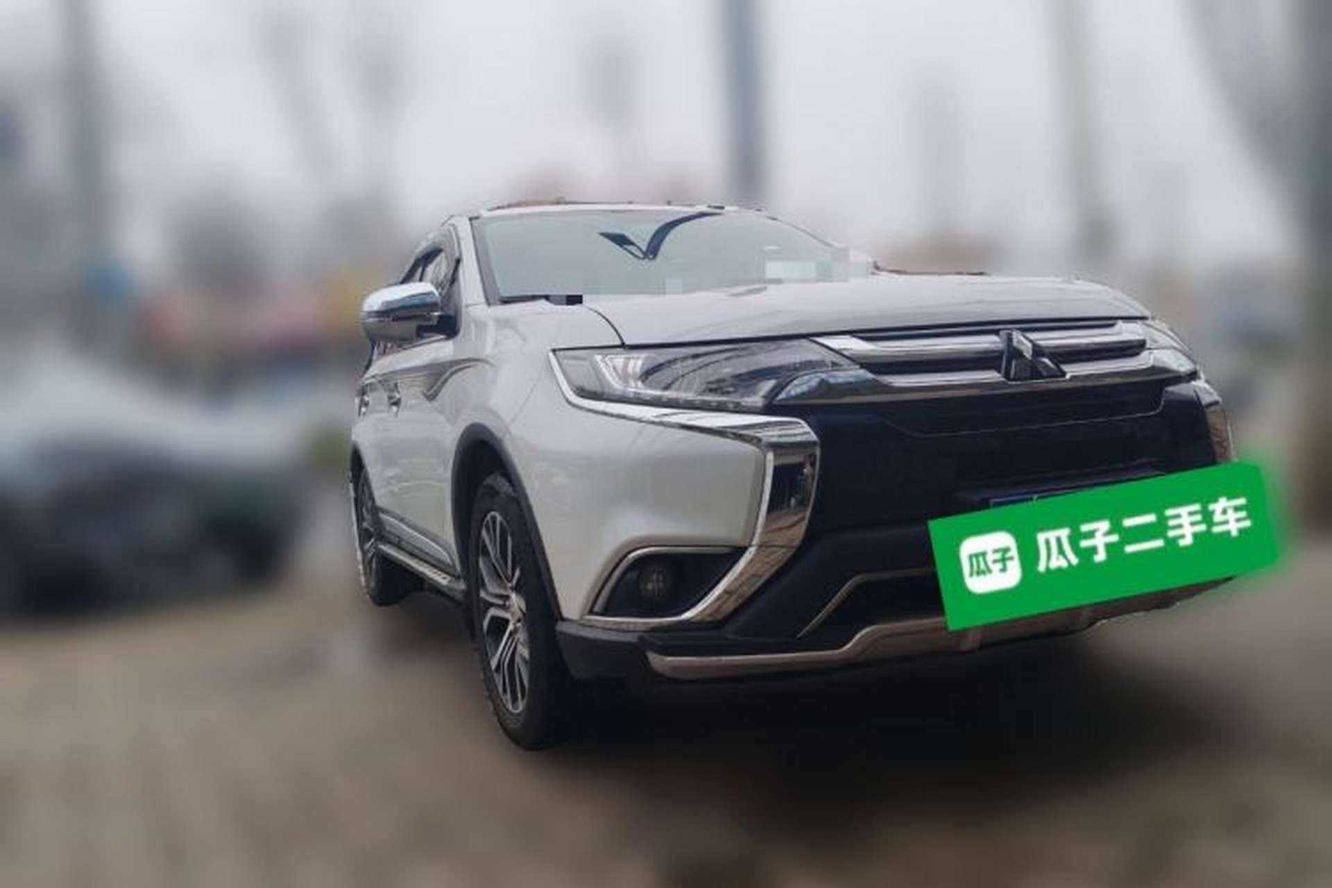 Used Mitsubishi Outlander 2018 2.0L Two-Wheel Drive Glory Edition 5 Seats Front Right 45 Deg