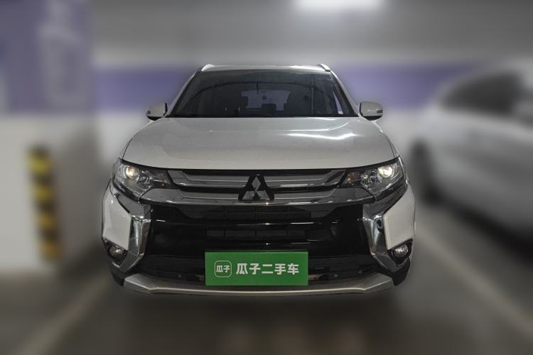 Used Mitsubishi Outlander 2018 2.0L Two-Wheel Drive Glory Edition 5 Seats Front