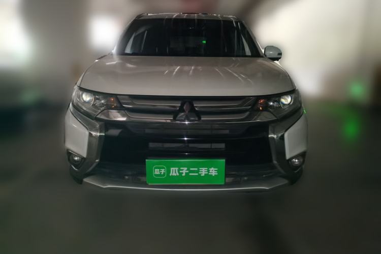 Used Mitsubishi Outlander 2018 2.0L Two-Wheel Drive Glory Edition 5 Seats Front
