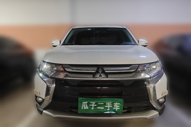 Used Mitsubishi Outlander 2018 2.0L Two-Wheel Drive Glory Edition 5 Seats Front