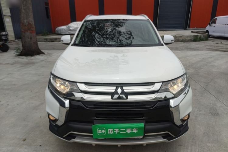 Used Mitsubishi Outlander 2018 2.0L Two-Wheel Drive Glory Edition 5 Seats Front